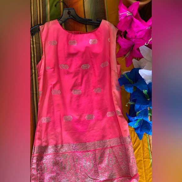 Fuchsia pink suit with silver print trouser - Picture 5 of 5